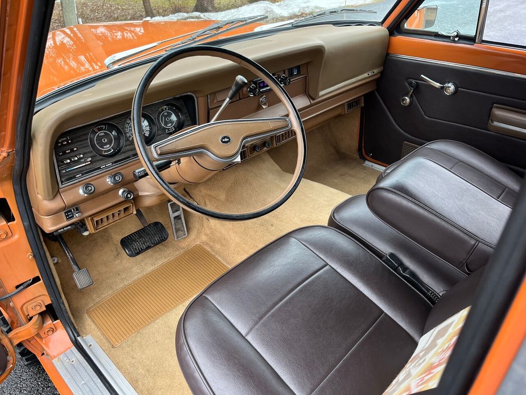 1977 Jeep Wagoneer Restored Tawney Orange 401 Waggy - 22269325 - 35