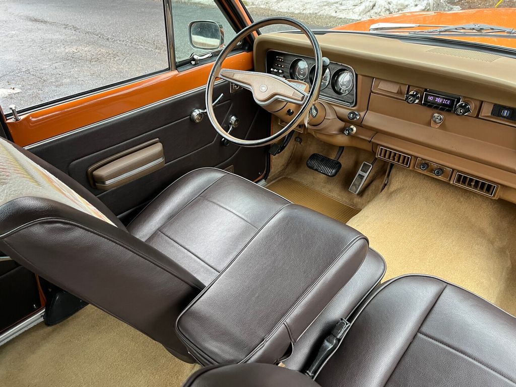 1977 Jeep Wagoneer Restored Tawney Orange 401 Waggy - 22269325 - 56