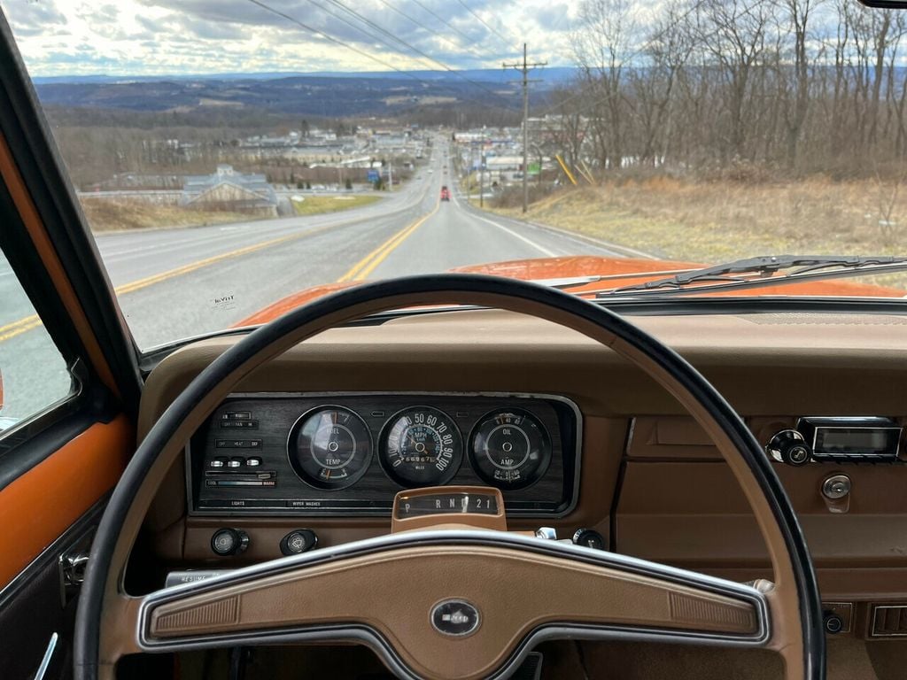 1977 Jeep Wagoneer Restored Tawney Orange 401 Waggy - 22269325 - 76