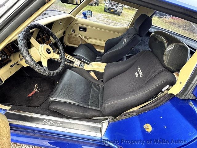 1979 Chevrolet Corvette L82 with both T-Tops, solid and mirrored glass - 22934569 - 7