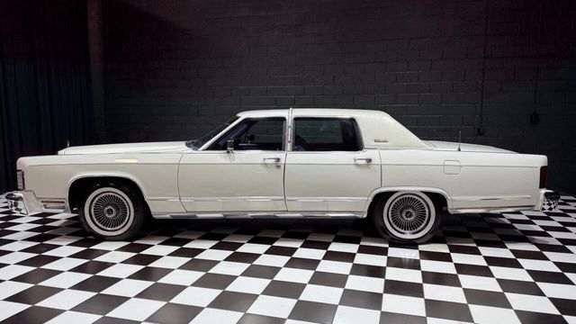 1979 Lincoln Continental COLLECTOR SERIES FROM THE PEOTONE COLLECTION! - 22934585 - 9