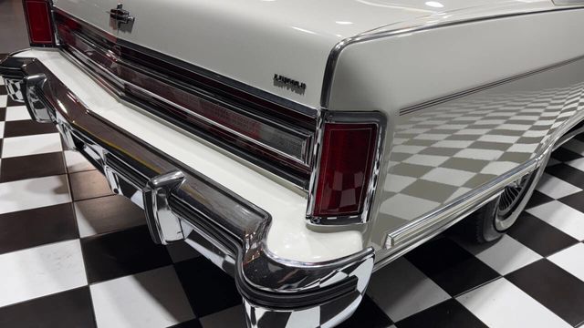 1979 Lincoln Continental COLLECTOR SERIES FROM THE PEOTONE COLLECTION! - 22934585 - 23