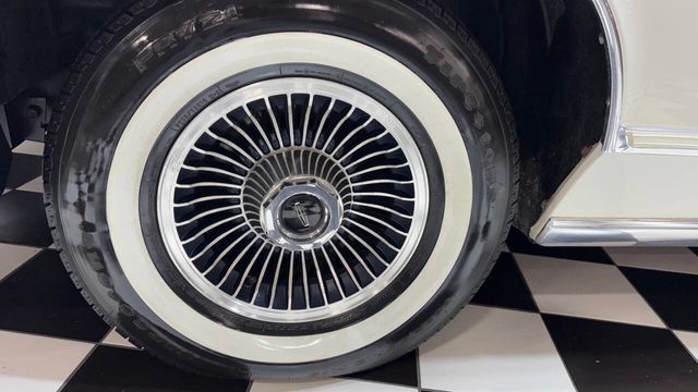 1979 Lincoln Continental COLLECTOR SERIES FROM THE PEOTONE COLLECTION! - 22934585 - 37