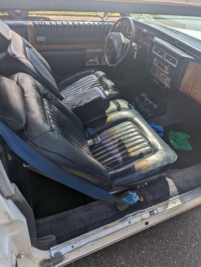 1980 Cadillac Coupe Deville For Sale - 21951364 - 23