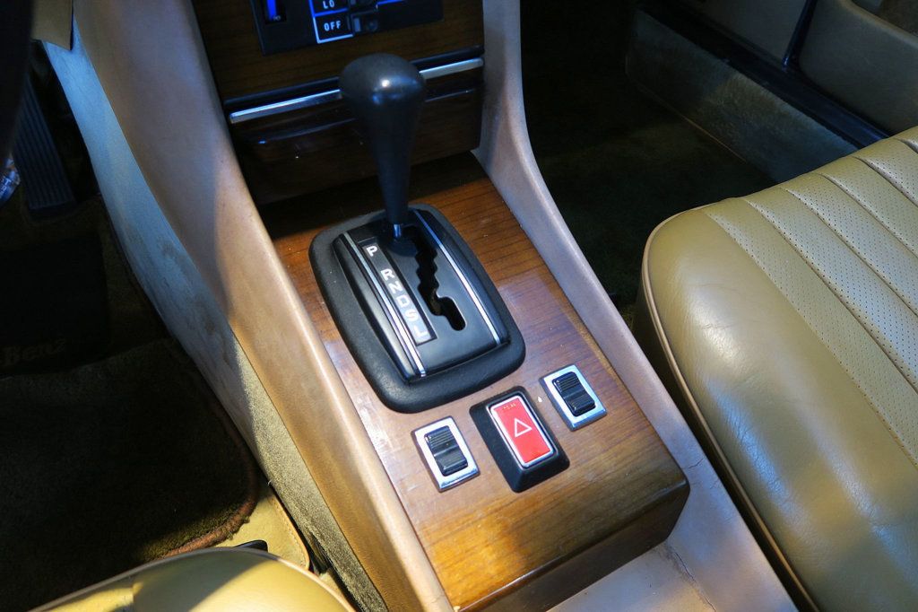 Mercedes-Benz SL photo 18