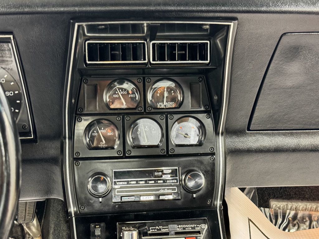 1981 Chevrolet Corvette  - 22937637 - 30