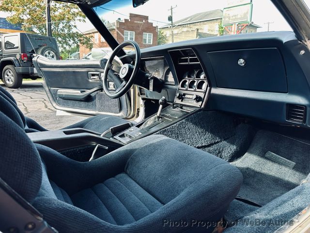 1981 Chevrolet Corvette Coupe - 22575344 - 21