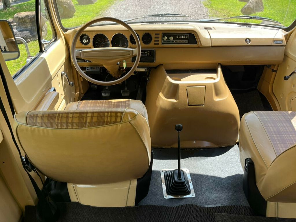 1981 Dodge Ram Van 4-speed manual transmission - 22025562 - 49