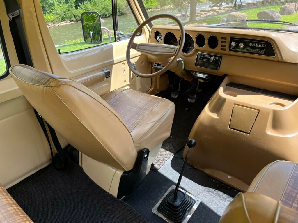1981 Dodge Ram Van 4-speed manual transmission - 22025562 - 76