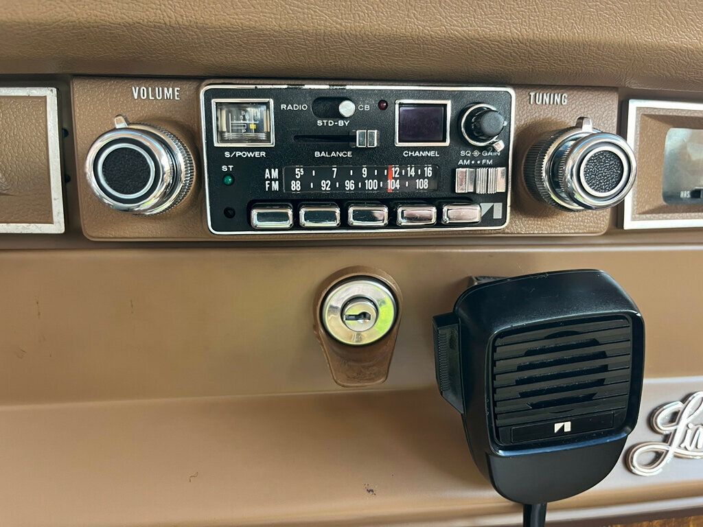 1981 Jeep Wagoneer Classic Old School Limited Waggy 4x4  - 22624587 - 38