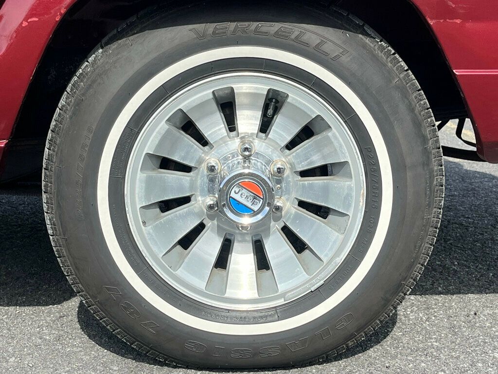 1981 Jeep Wagoneer Classic Old School Limited Waggy 4x4  - 22624587 - 41