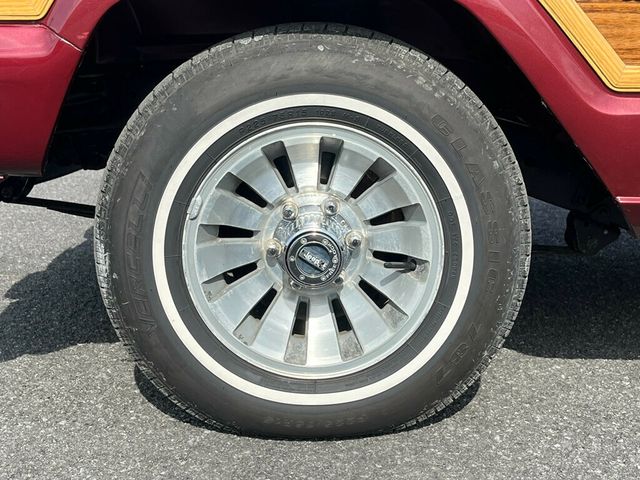 1981 Jeep Wagoneer Classic Old School Limited Waggy 4x4  - 22624587 - 44