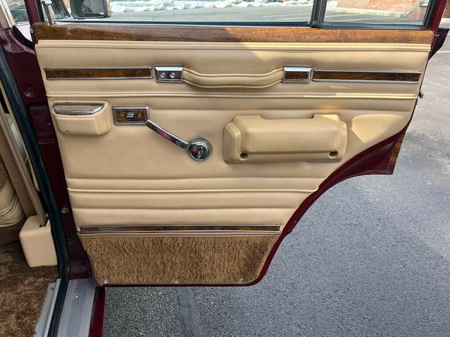 1981 Jeep Wagoneer Classic Old School Limited Waggy 4x4  - 22624587 - 71