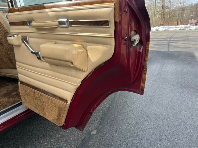 1981 Jeep Wagoneer Classic Old School Limited Waggy 4x4  - 22624587 - 72