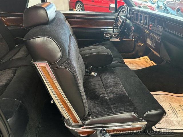 1981 Lincoln Mark VI Base Trim - 23041394 - 48