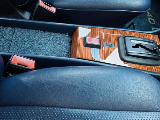 1981 Mercedes-Benz 240 Base Trim - 20226170 - 9