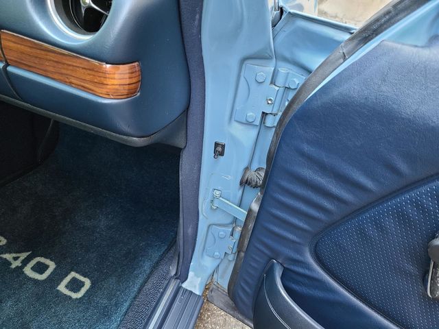 1981 Mercedes-Benz 240 Base Trim - 20226170 - 14