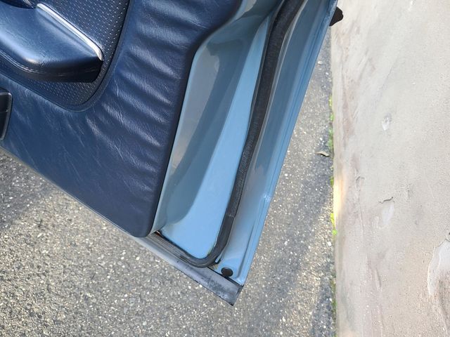 1981 Mercedes-Benz 240 Base Trim - 20226170 - 19