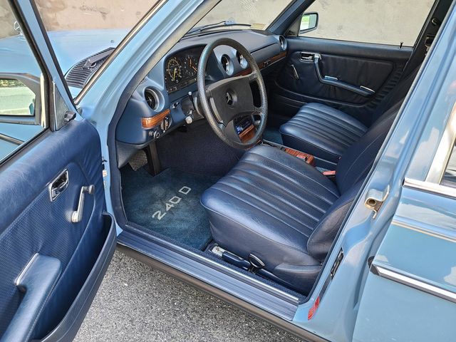 1981 Mercedes-Benz 240 Base Trim - 20226170 - 20