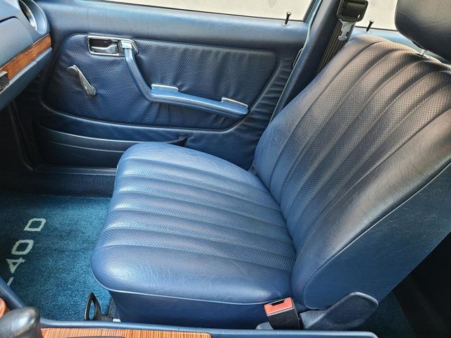 1981 Mercedes-Benz 240 Base Trim - 20226170 - 25
