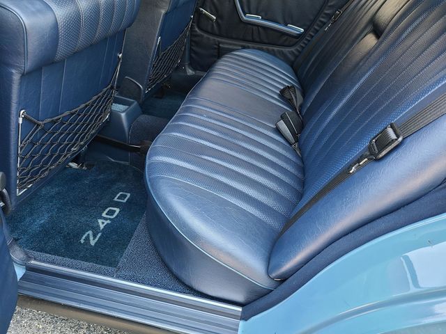 1981 Mercedes-Benz 240 Base Trim - 20226170 - 39