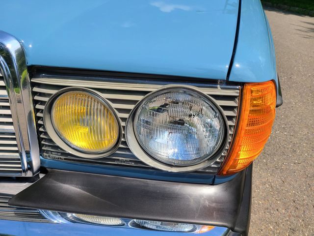 1981 Mercedes-Benz 240 Base Trim - 20226170 - 40