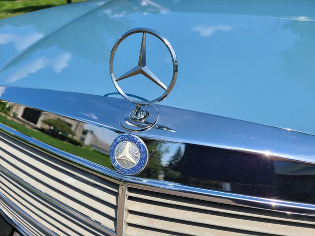 1981 Mercedes-Benz 240 Base Trim - 20226170 - 43