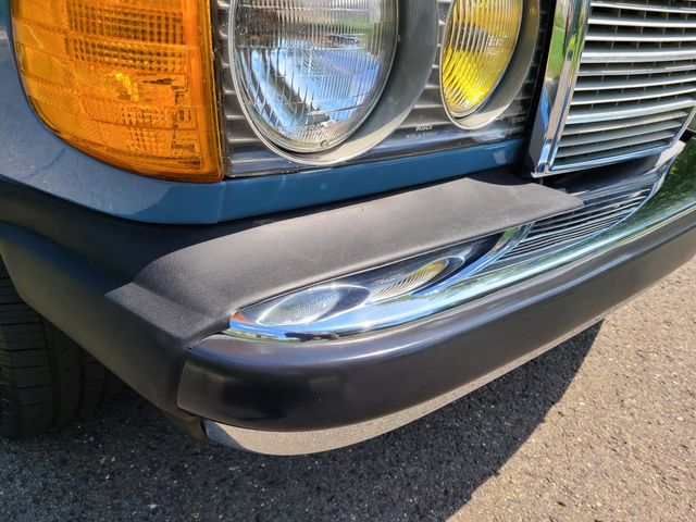 1981 Mercedes-Benz 240 Base Trim - 20226170 - 47