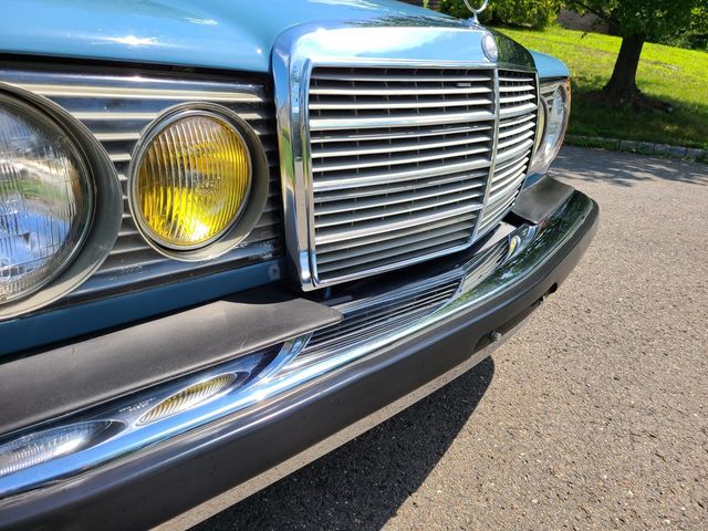 1981 Mercedes-Benz 240 Base Trim - 20226170 - 48