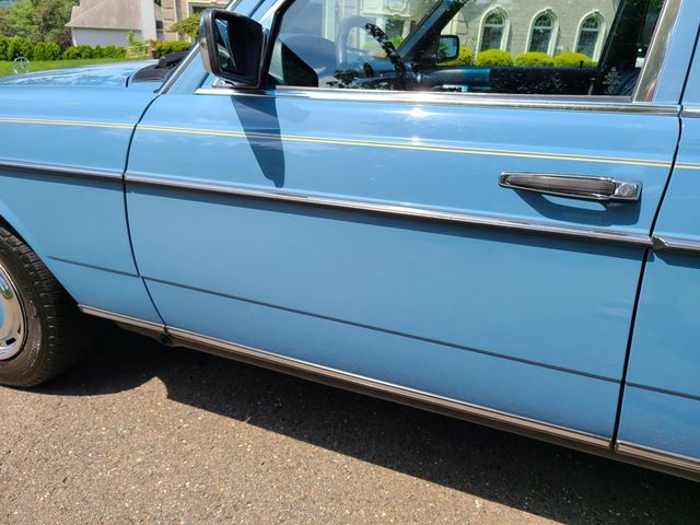 1981 Mercedes-Benz 240 Base Trim - 20226170 - 57