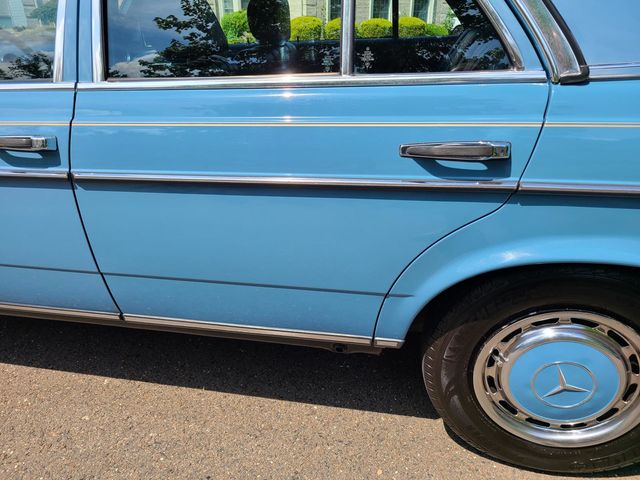 1981 Mercedes-Benz 240 Base Trim - 20226170 - 60