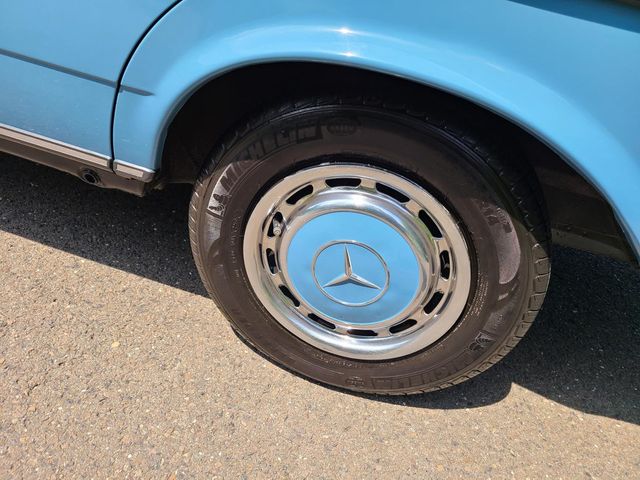 1981 Mercedes-Benz 240 Base Trim - 20226170 - 62