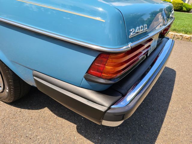1981 Mercedes-Benz 240 Base Trim - 20226170 - 65