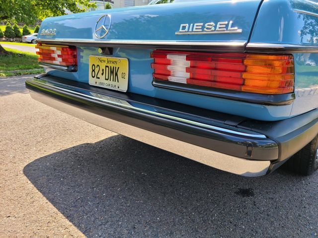 1981 Mercedes-Benz 240 Base Trim - 20226170 - 71