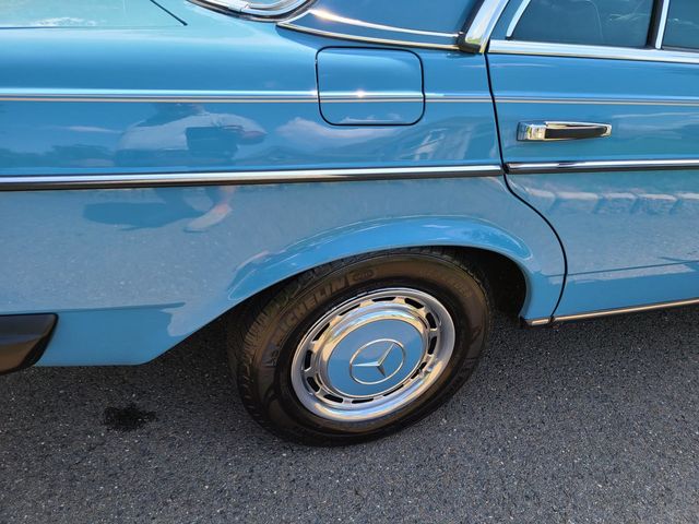 1981 Mercedes-Benz 240 Base Trim - 20226170 - 82