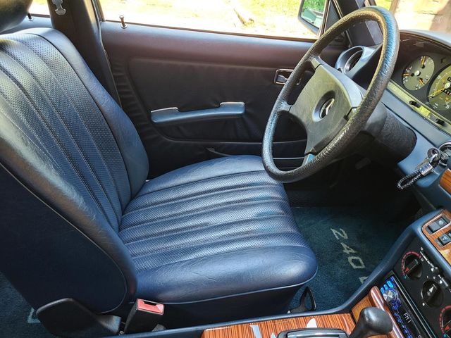 1981 Mercedes-Benz 240 Base Trim - 20226170 - 8