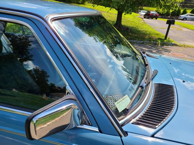 1981 Mercedes-Benz 240 Base Trim - 20226170 - 89