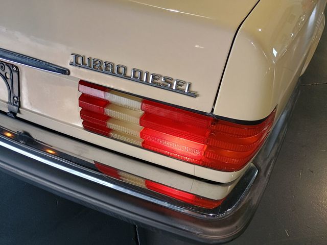1981 Mercedes-Benz 300 SD Turbo Diesel Clean AutoCheck - 22922060 - 51