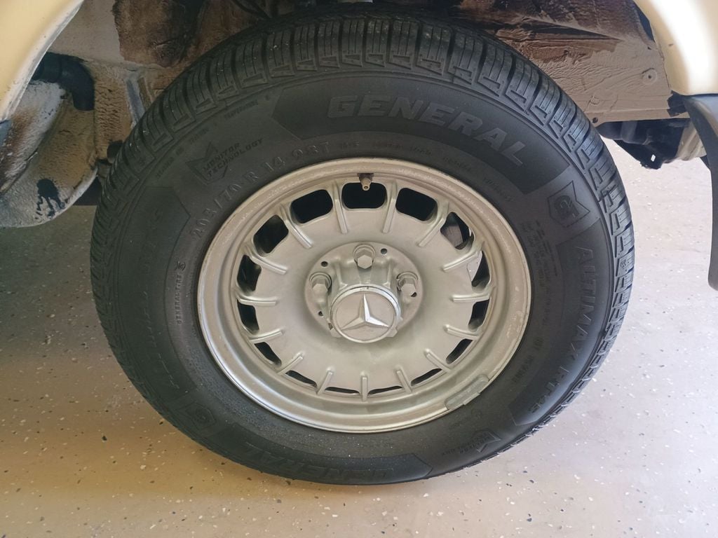 1981 Mercedes-Benz 300 SD Turbo Diesel Clean AutoCheck - 22922060 - 58