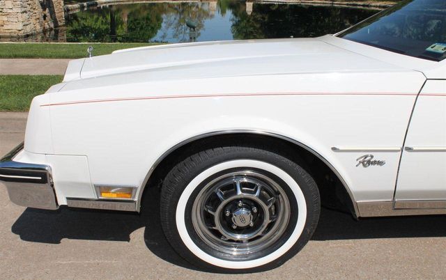 1982 Buick Riviera Base Trim - 12065764 - 9