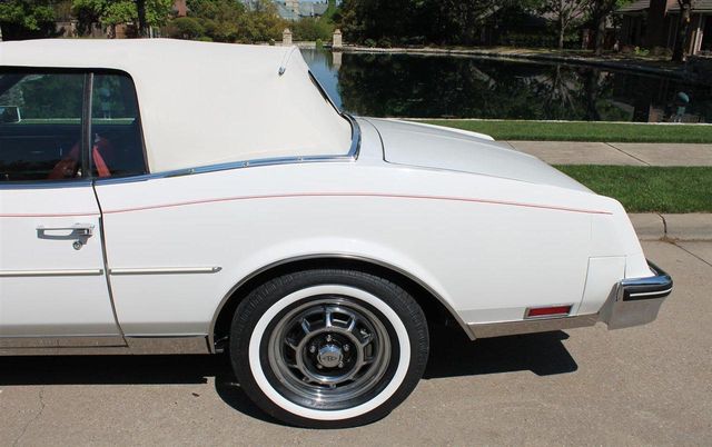 1982 Buick Riviera Base Trim - 12065764 - 13