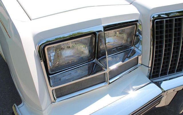 1982 Buick Riviera Base Trim - 12065764 - 30