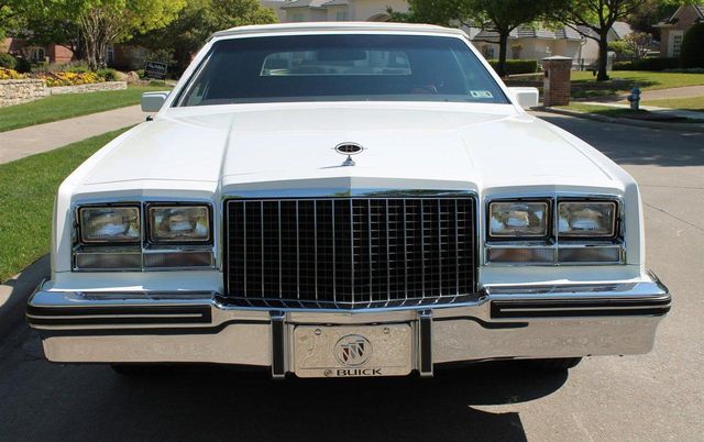 1982 Buick Riviera Base Trim - 12065764 - 3