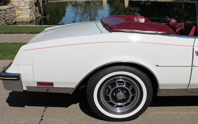 1982 Buick Riviera Base Trim - 12065764 - 77