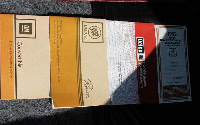 1982 Buick Riviera Base Trim - 12065764 - 90