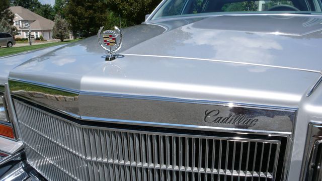 1982 Cadillac Fleetwood Brougham - 15409734 - 9