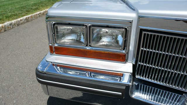 1982 Cadillac Fleetwood Brougham - 15409734 - 12
