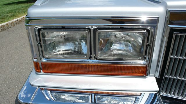 1982 Cadillac Fleetwood Brougham - 15409734 - 13