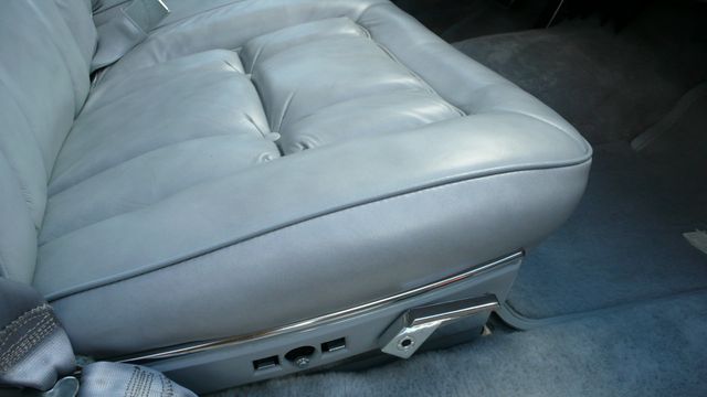 1982 Cadillac Fleetwood Brougham - 15409734 - 17