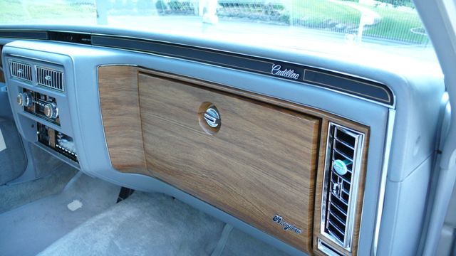 1982 Cadillac Fleetwood Brougham - 15409734 - 19